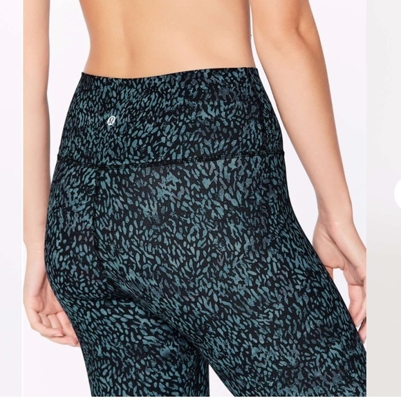 Lululemon Wunder Under Crop Size 6 Illuminate Multi Black High Rise Luxtreme 21” - Picture 5 of 8
